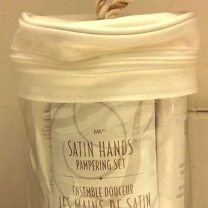 Mary Kay Satin Hands Pampering Set